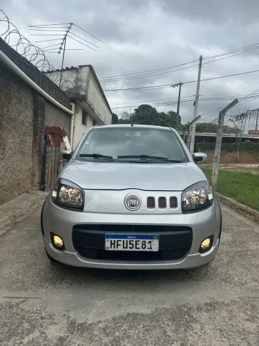 Fiat Uno Sporting 1.4 EVO Fire Flex 8V 4P 2012