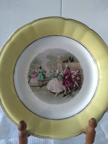 Porcelana  Mauá. Prato gigante para bolo