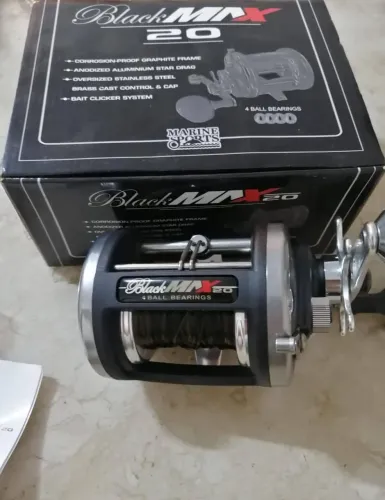 Carretilha para pesca Black Max 20 com 4 bearings
