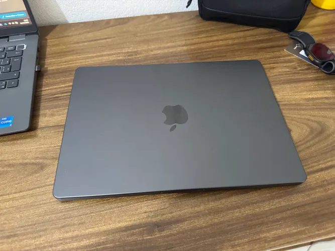 MacBook Pro 14" M5 (2025) NOVO - Preto-espacial