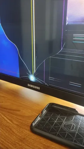 Vendo tv quebrada pra quem arruma .