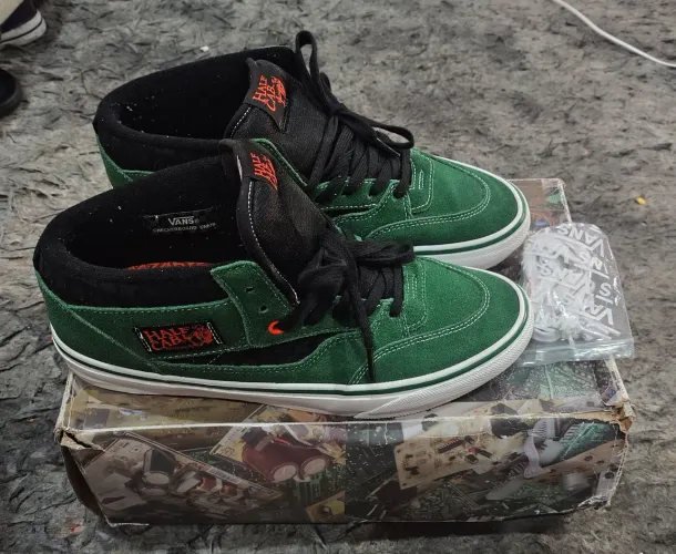 Vans Half cab Sci fi fantasy original - Tam 10.5 Us - 42 Br - R$ 340,00  - SÓ VENDA!!