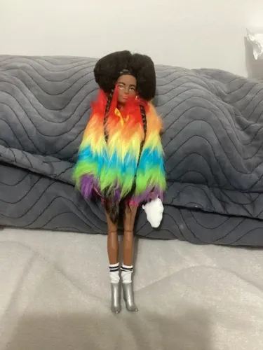 Boneca Barbie extra completa
