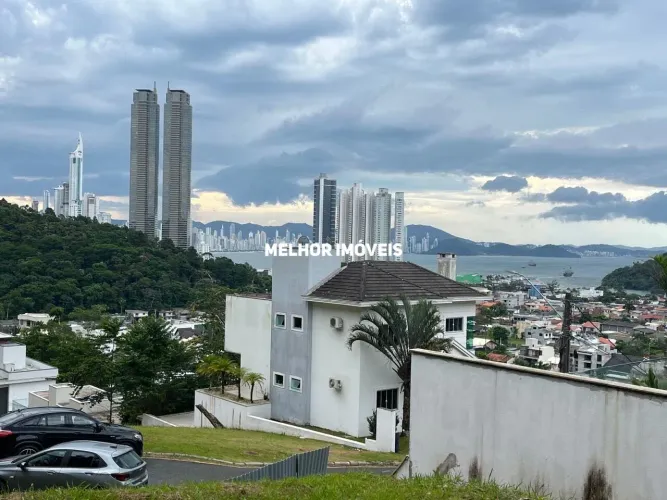Condomínio Bella Vista Residence Club - Terreno á venda em Condomínio fechado localizado e