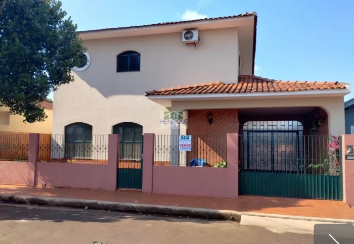 Casa para Venda, 3 banheiros 3 *dormitóros, 3 vagas 283,40 m²