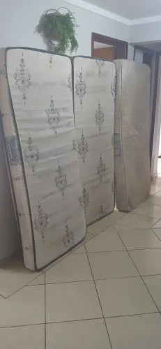 COLCHÕES DE SOLTEIRO (LEIA A DESCRIÇÃO)