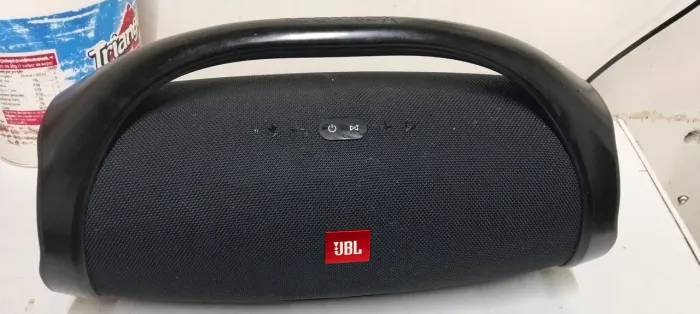 Caixa de som JBL boombox