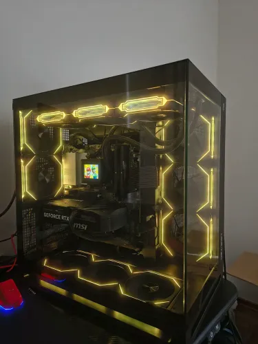 Pc gamer ultra high end com rtx 5070 Ryzen 9600x 32gb ddr5. PS5 PS4 Xbox one series S ou x
