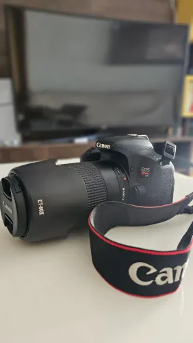 Camera Canon T7i