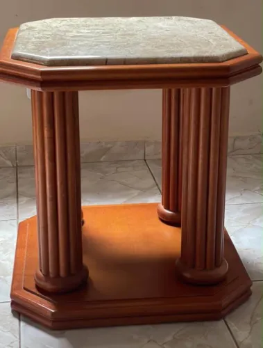 Mesa de madeira para quarto, sala ou escritório