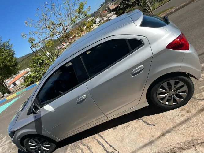 Chevrolet Onix Hatch Advantage 1.4 8V Flex Aut. 4P 2018