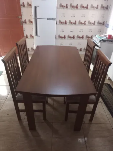 Mesa para cozinha com 4 cadeiras seminova 