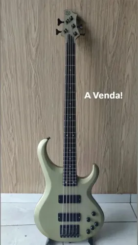 Baixo ibanez BTB 235