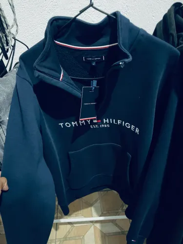 Blusa meio zíper tommy nunca usada