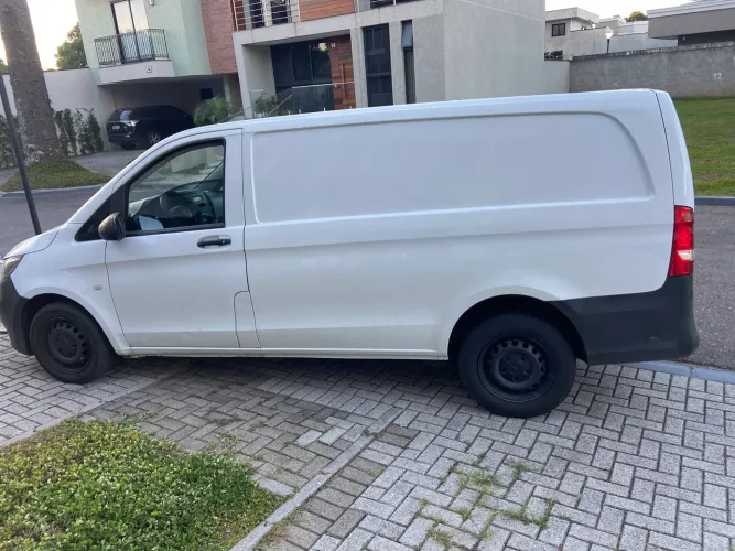 Mercedes-Benz Vito 111 CDI Furgão 1.6 TB Diesel 4P MEC 2016