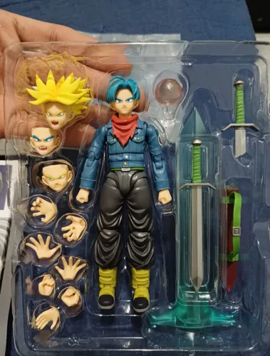 Trunks DB Super Sh figuarts Bandai
