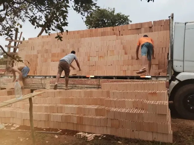 Tijolo tijolos  para sua  obra 