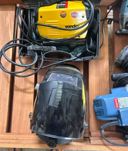 Inversora de solda digital Vonder (220V) com máscara