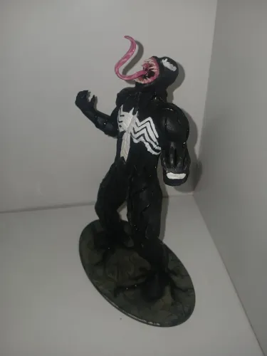 Estatueta de Resina do Venom (Marvel)