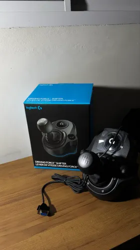 Câmbio Novo Logitech driving force shifter