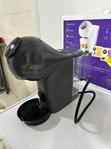 Vendo cafeteira Dolce Gusto , nova , nunca usada