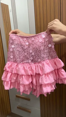 Saia usada somente uma festa, ideal pra festas e eventos 