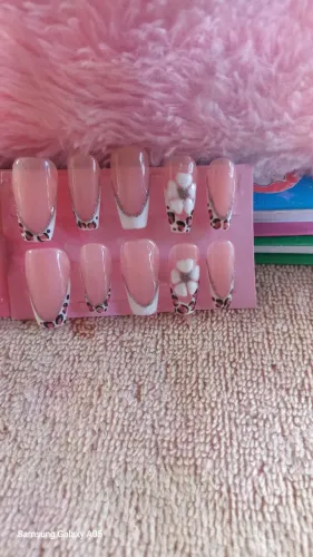 Unhas postiças decoradas realista com top corte a pronta entrega