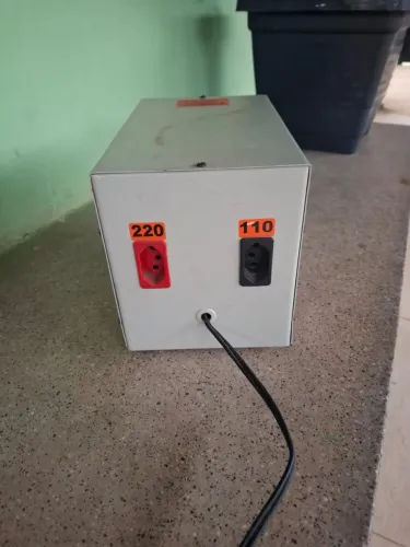 regulador de voltagem de 2020v