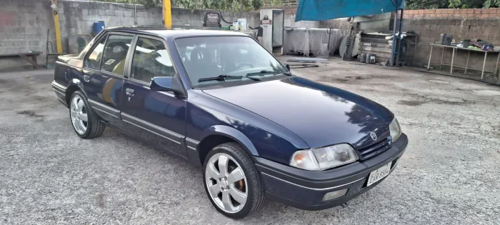 Chevrolet Monza GLS/ Hi-tech 2.0 EFI 2P E 4P (álcool) 1995