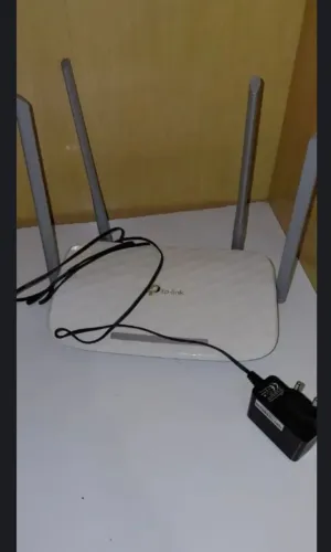 Vendo roteador TP-Link Dual band 4 antenas e Modem roteador TP-Link.