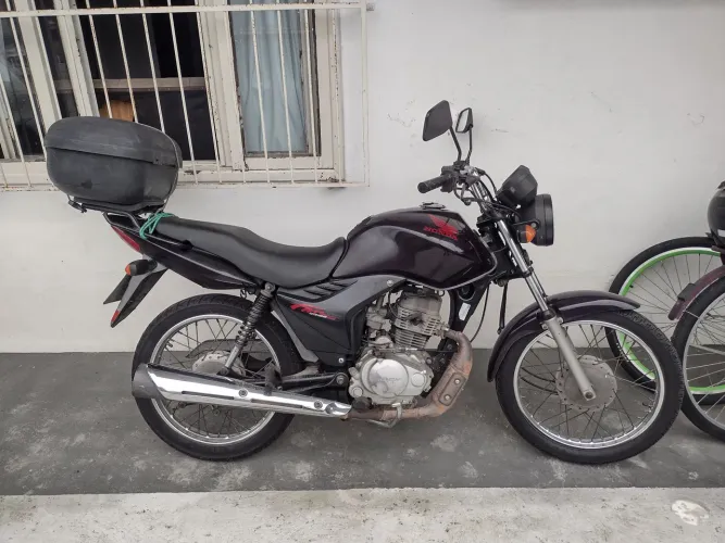 Moto bem conservada