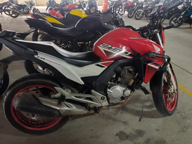 CB TWISTER 250F 2022