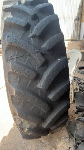 Vendo pneus agrícolas e rodoviários usados