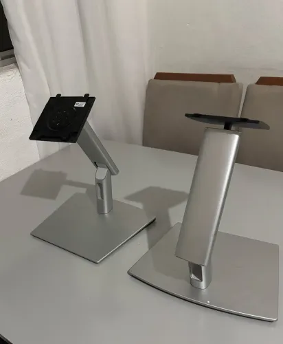 VENDO 2 SUPORTES DE MESA PARA MONITOR/TV