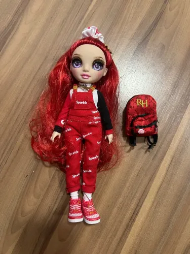 Boneca Rainbow High Ruby Anderson