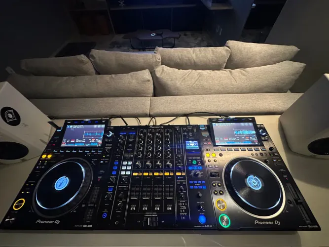 KIT PIONEER DJ PROFISSIONAL - 2x CDJ-3000 + DJM-A9