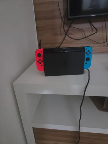 Nintendo Switch Desbloqueado Oled + 2 Controles