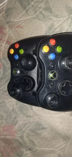 2 controles de Xbox 360 originais