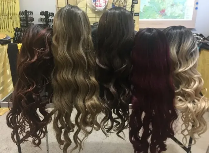 Perucas fibra talta temperatura alamanha 75 cm sem brilho ,duravel identica cabelo