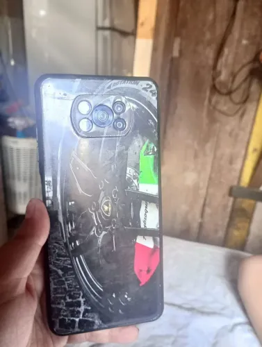Vendo poco x3 pro 256 gb nfc 300 reais não entrego