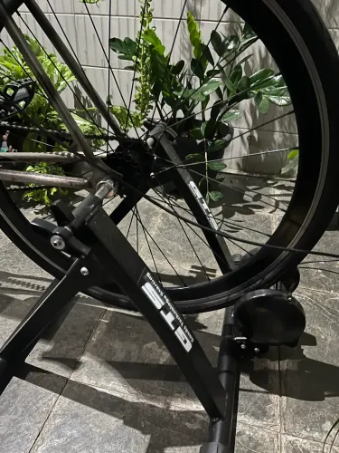 Bike fixa + Rolo de treino