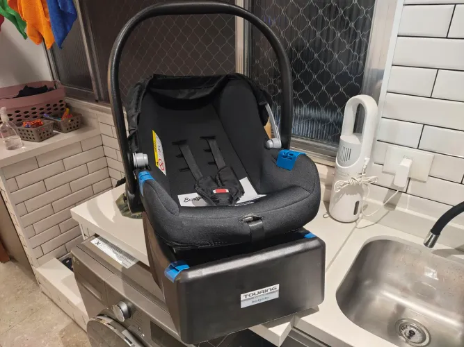 Conjunto bebê conforto com base para carro Burigotto Touring X usado