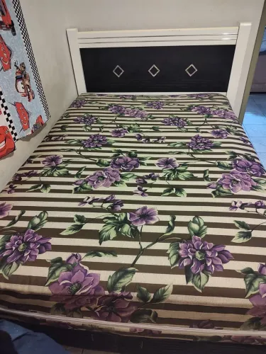 Cama box com colchão