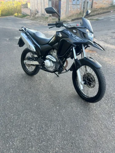 Xre 300 2021