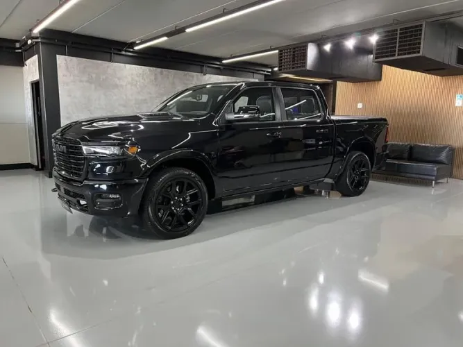 Ram 1500 Laram. Night ED. Bi-TB 3.0 4X4 Aut. 2025