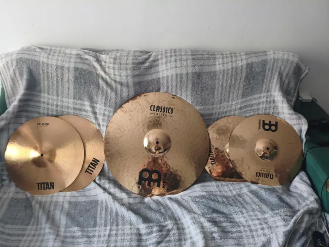 Pratos de bateria(Meinl Classic Custom + Orion + Titan)