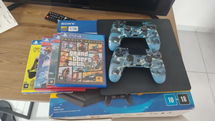 PS4 ÓTIMO COM VÁRIOS JOGOS! LEIA A DISCRIÇÃO