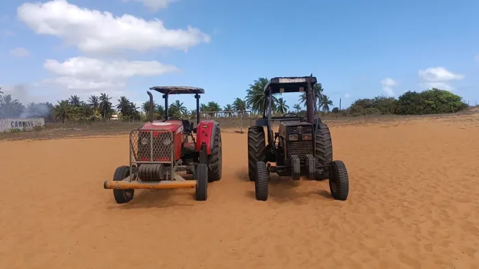 Tratores valtra 785 e Massey Ferguson 4275