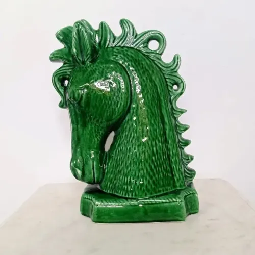 Cavalo em Ceramica Esmaltada Verde esmeralda 40cmx30cmx16cm