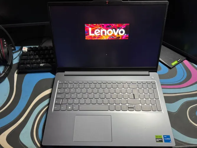 Notebook LENOVO
